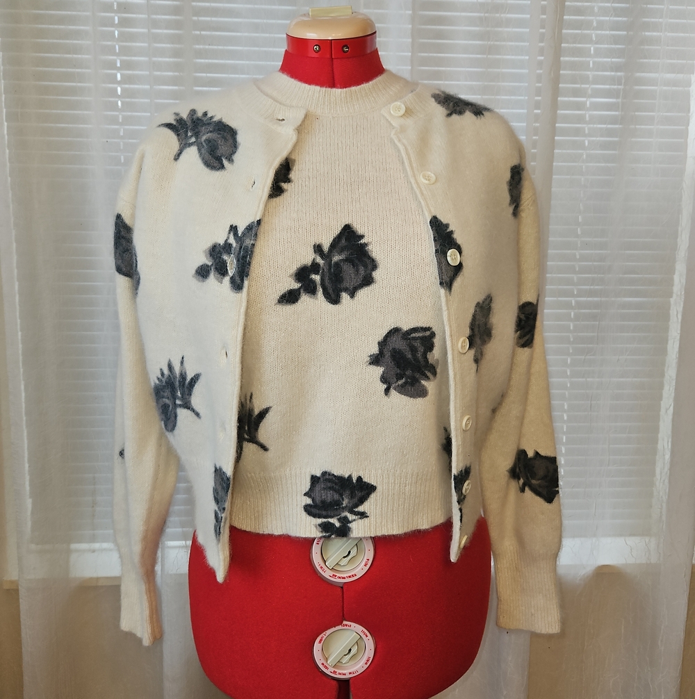 Et Vous Cream Floral Knit Sweater and Cardigan Set